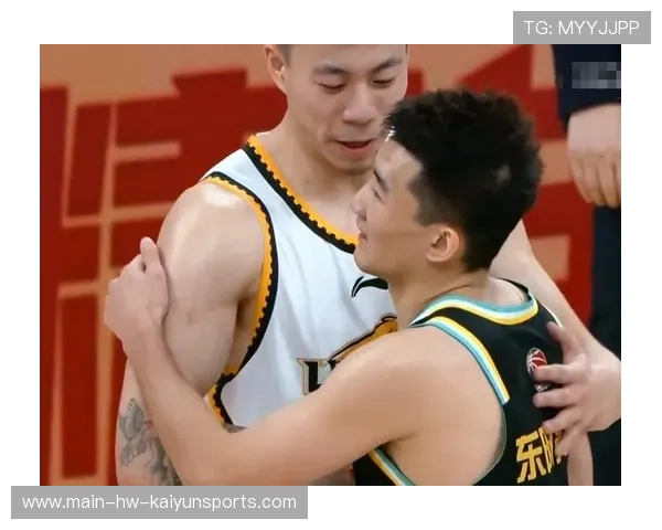 球员道德争议：比赛边缘动作引发裁判风暴！